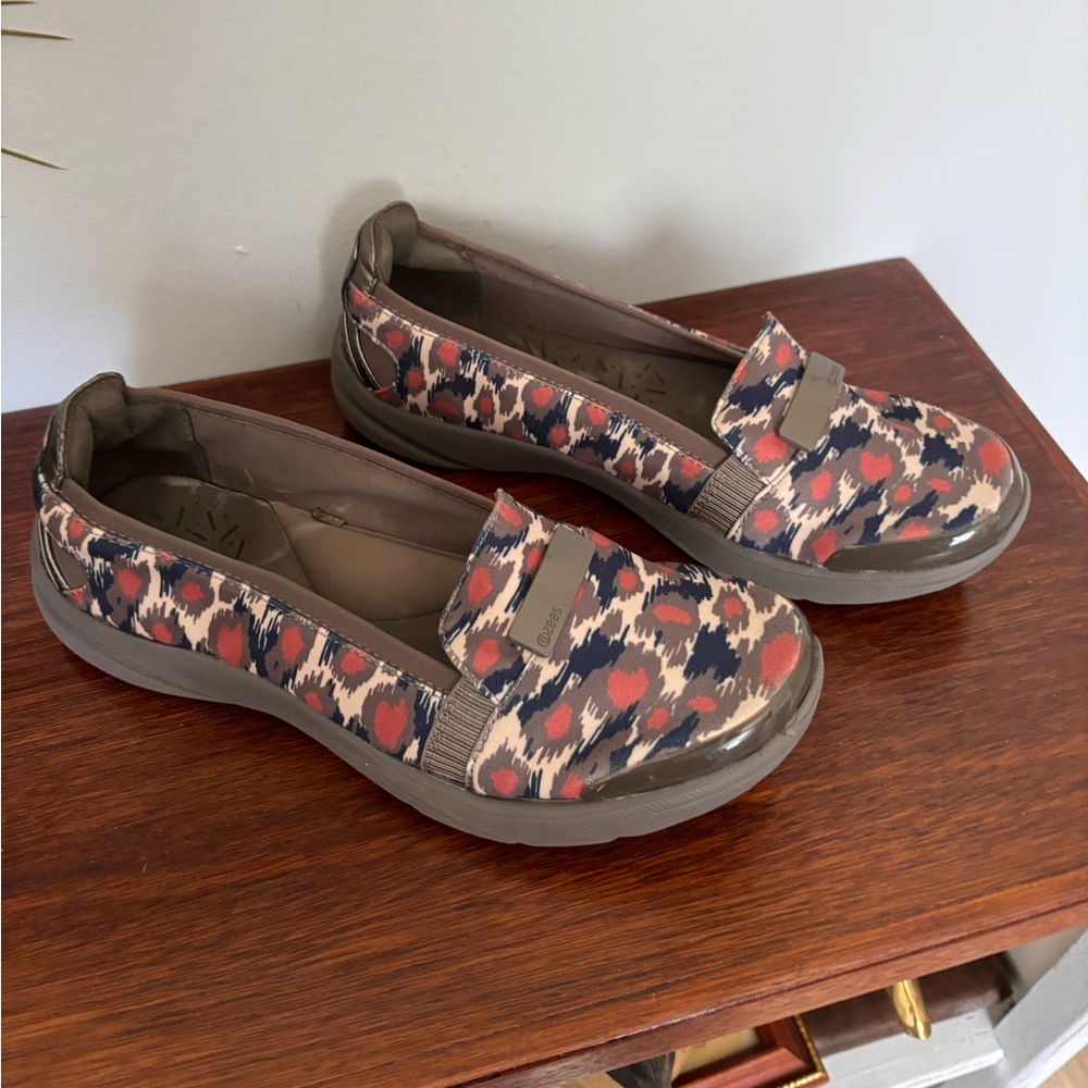 Bzees Lipstick Washable Slip On Shoes Womens Size 10 Morel